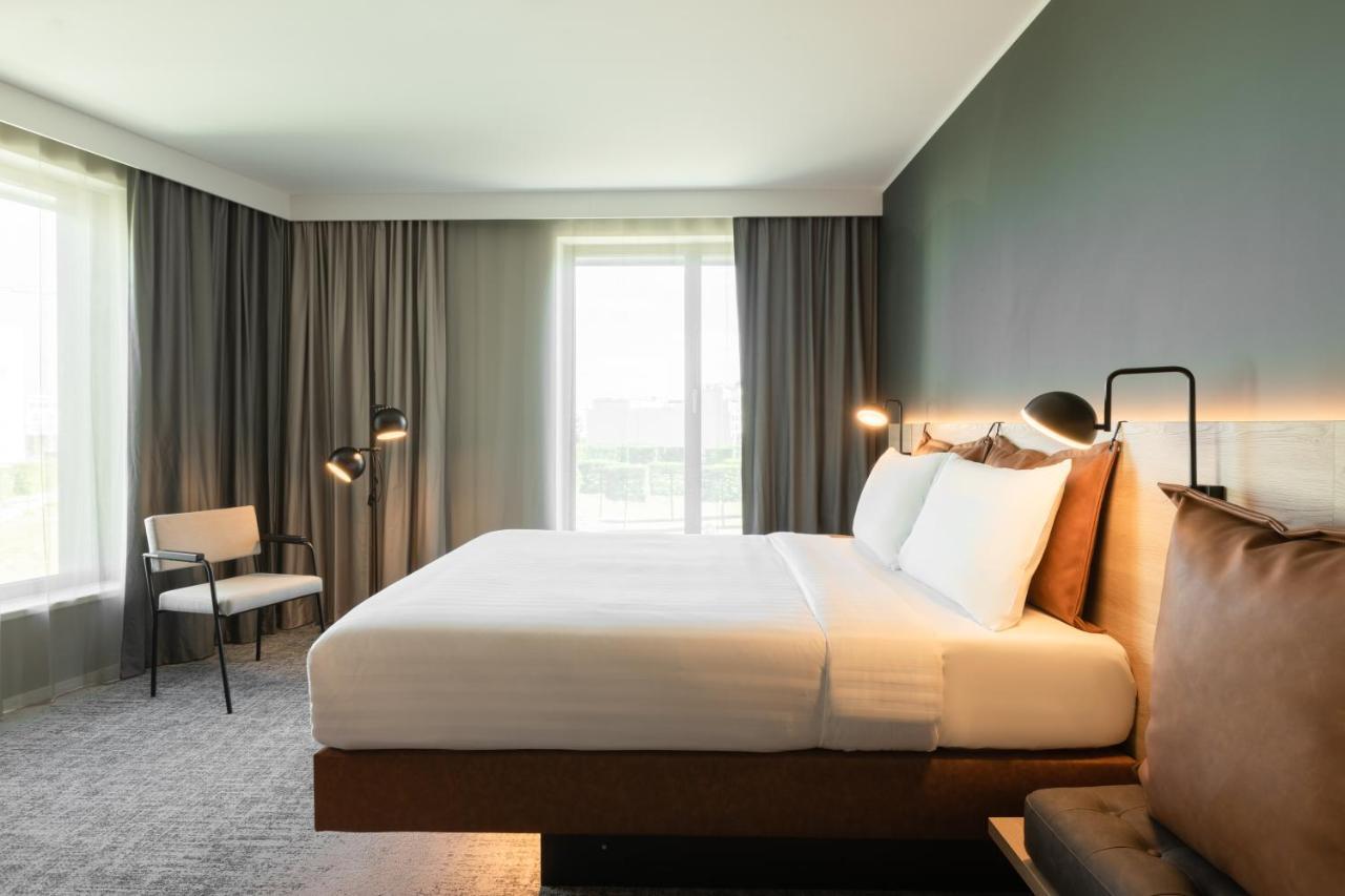 Отель Moxy Paris Val D'Europe Монтеврен Экстерьер фото