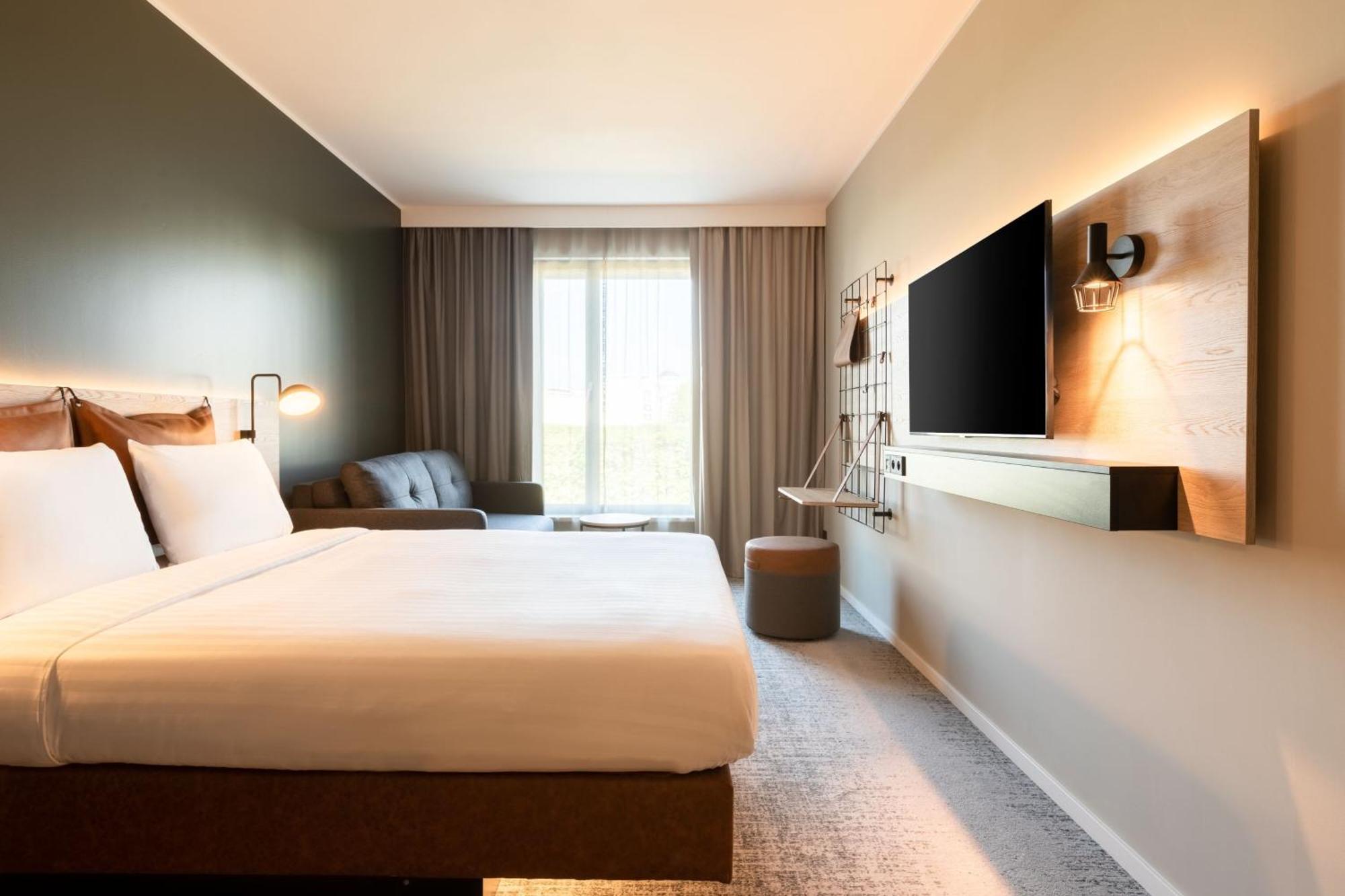 Отель Moxy Paris Val D'Europe Монтеврен Экстерьер фото