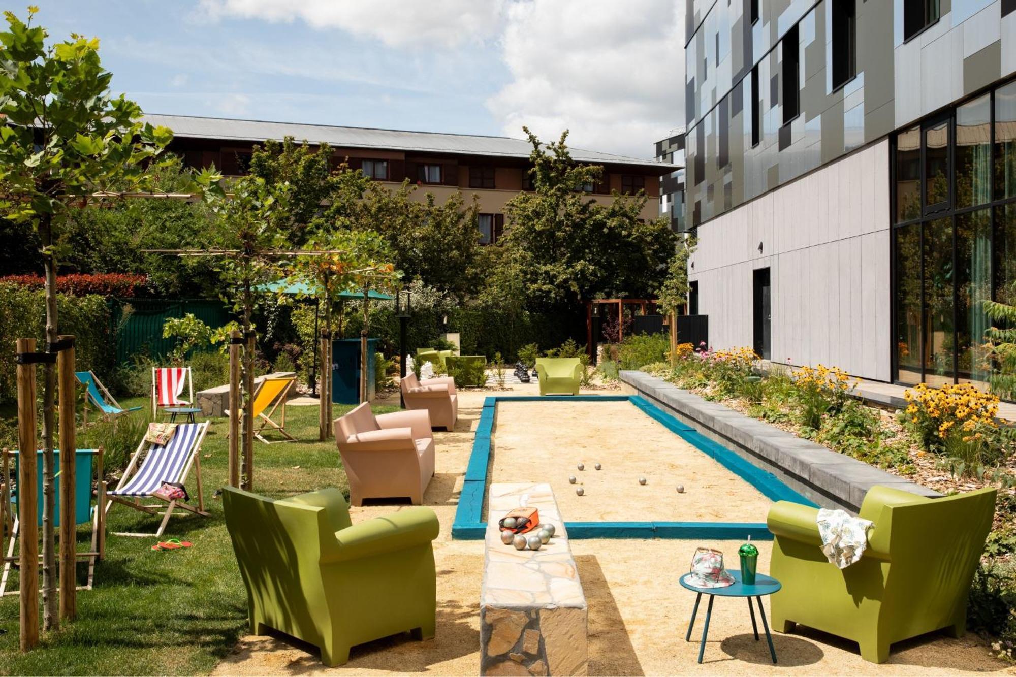 Отель Moxy Paris Val D'Europe Монтеврен Экстерьер фото