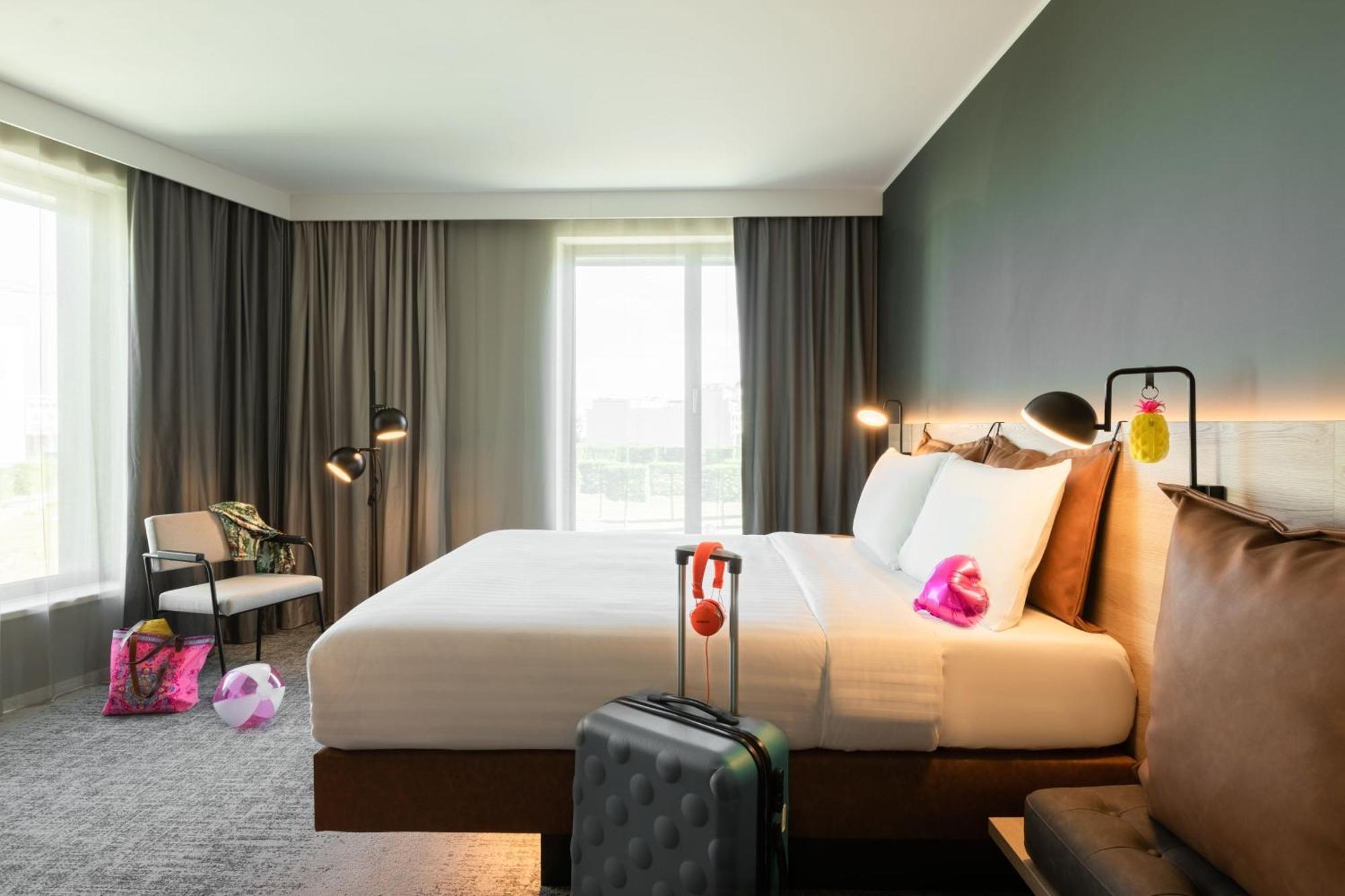 Отель Moxy Paris Val D'Europe Монтеврен Экстерьер фото
