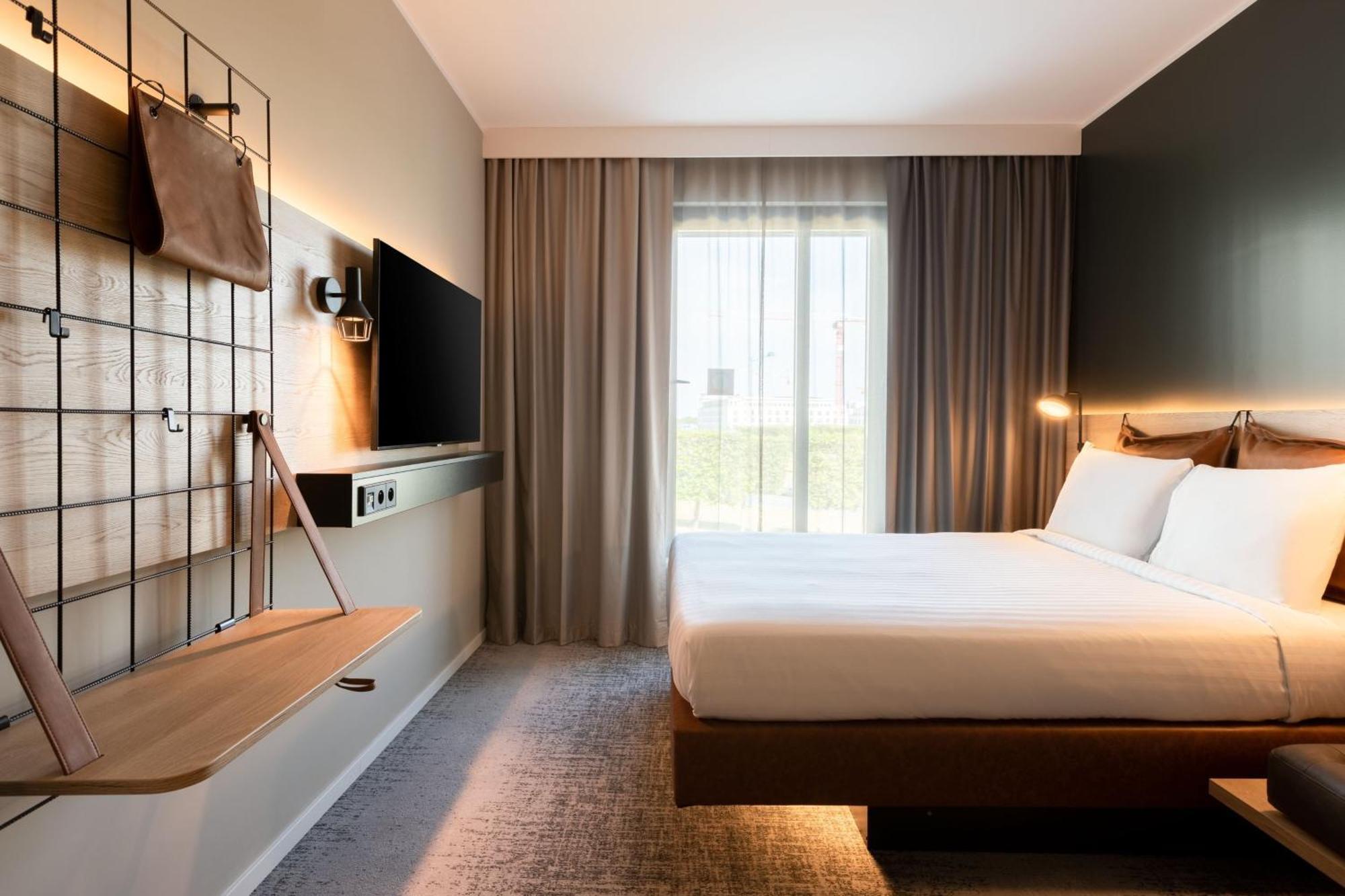Отель Moxy Paris Val D'Europe Монтеврен Экстерьер фото