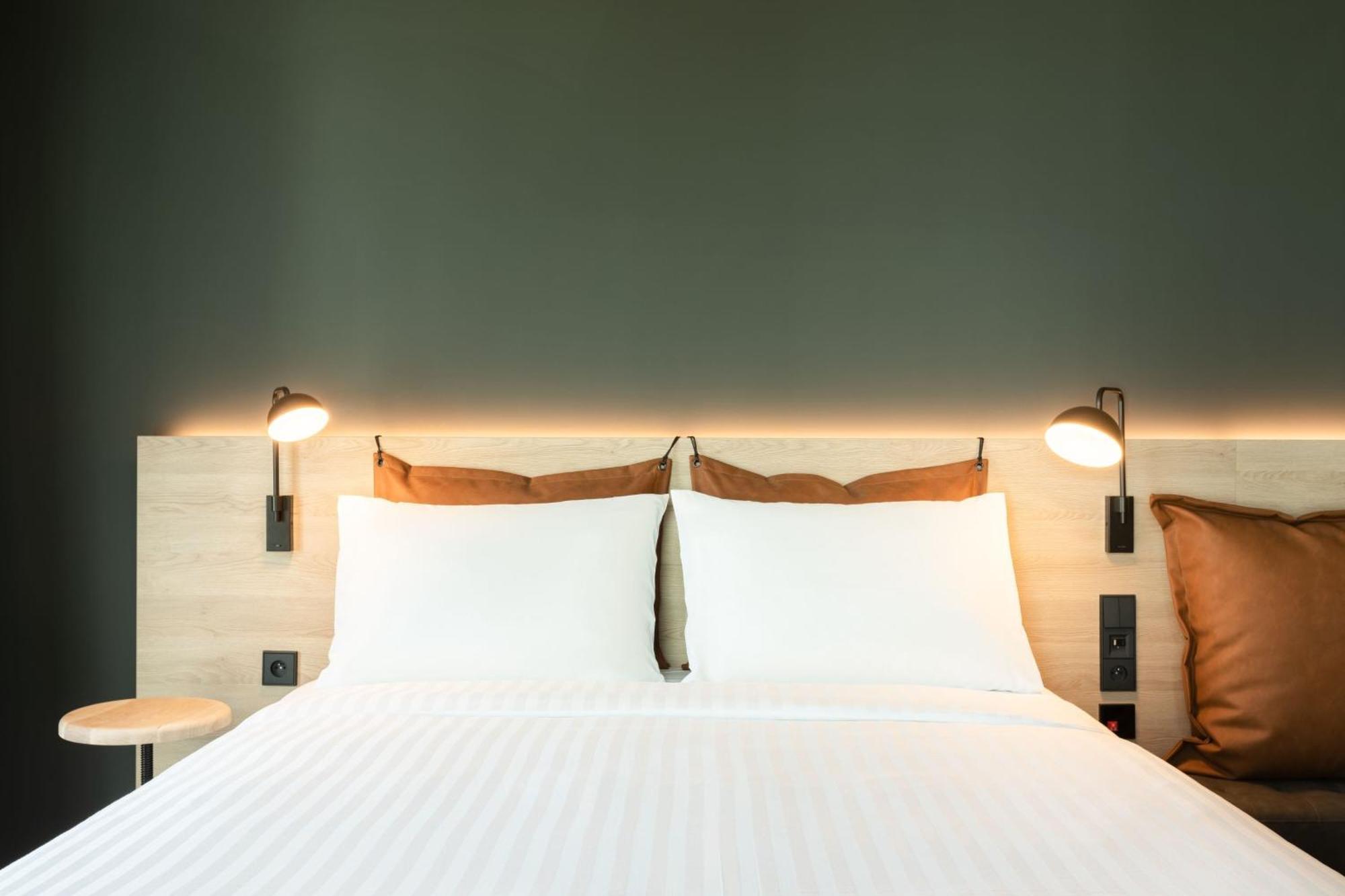 Отель Moxy Paris Val D'Europe Монтеврен Экстерьер фото